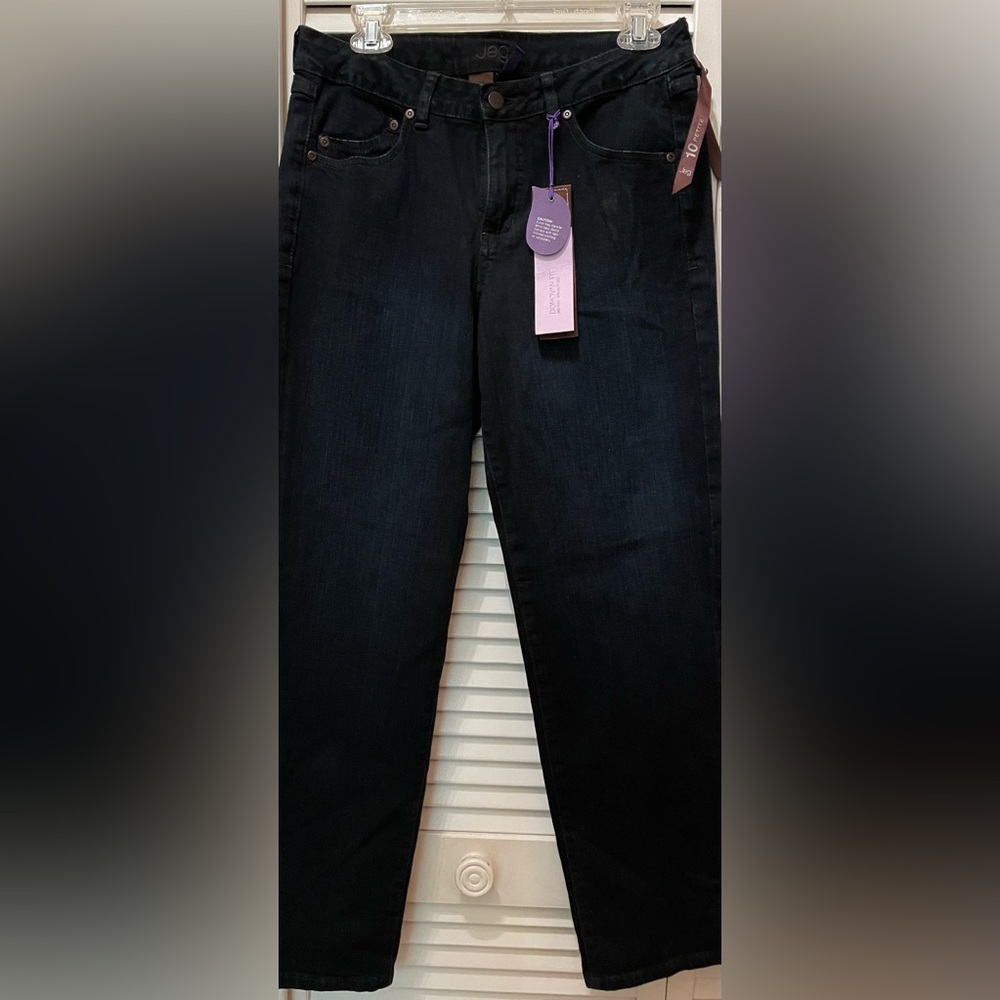 Women’s Jag jeans. NWT. Stretch. Dark blue. Size 10P.